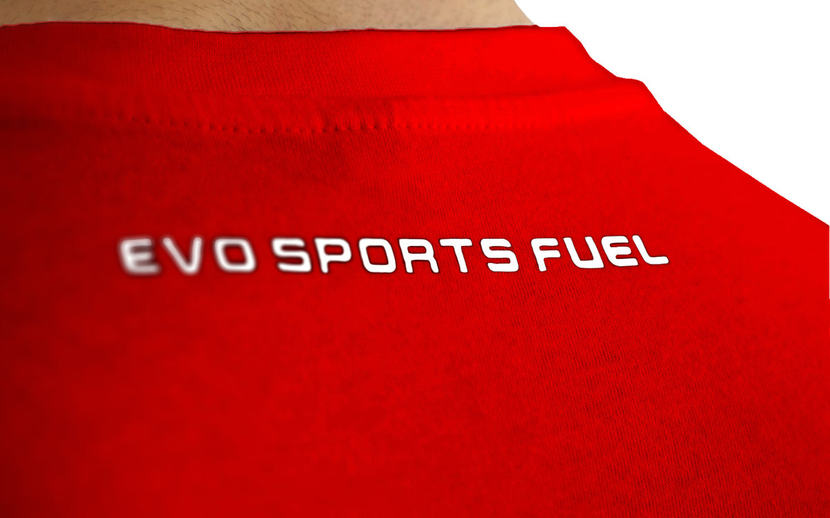 EVO SPORT FUEL auf der Rückseite des EVO CLASSIC Red T-Shirt geschrieben.