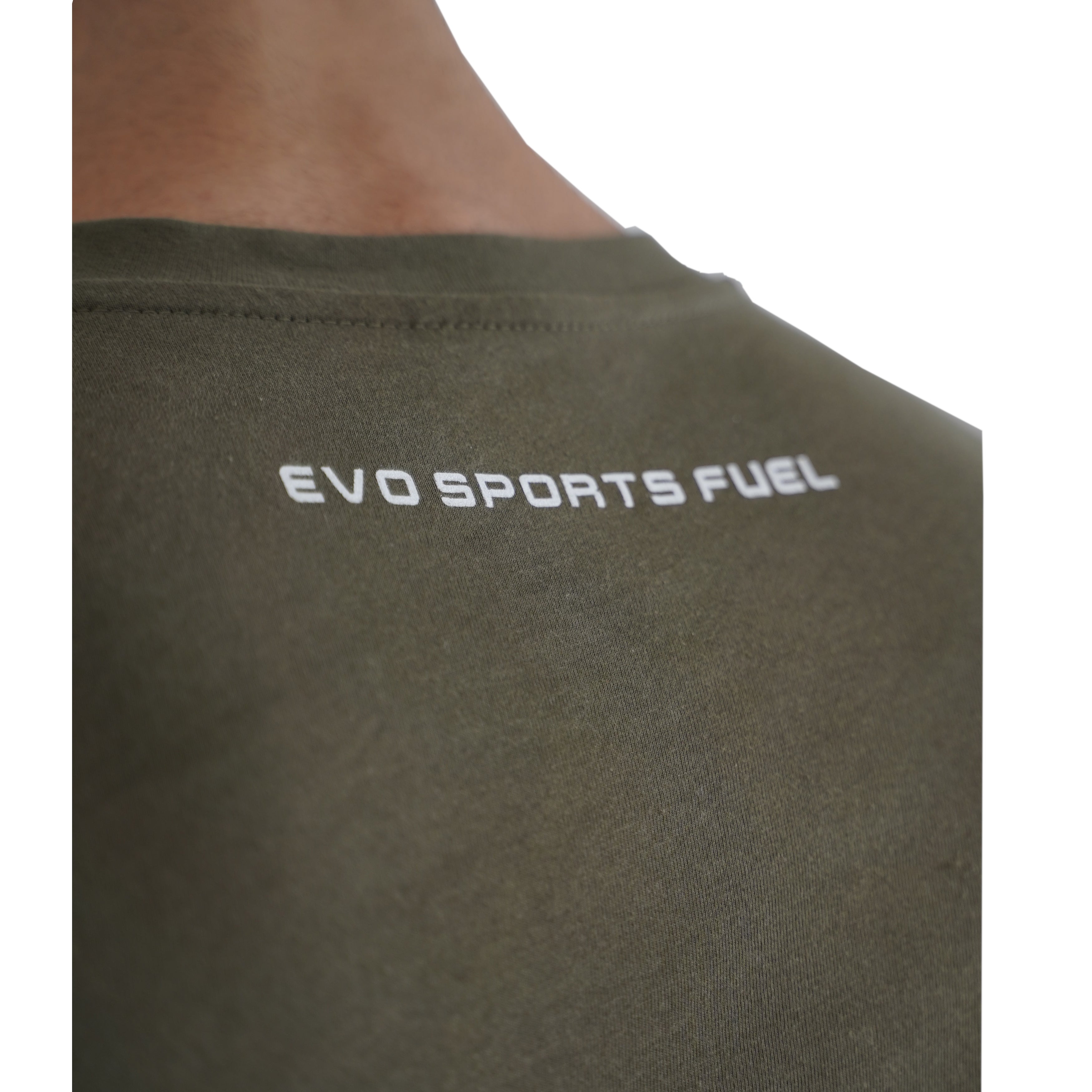 EVO SPORT FUEL auf der Rückseite des EVO CLASSIC Green T-Shirt geschrieben.