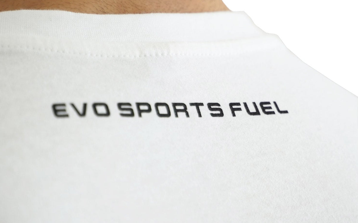 EVO SPORT FUEL auf der Rückseite des EVO CLASSIC White T-Shirt geschrieben.