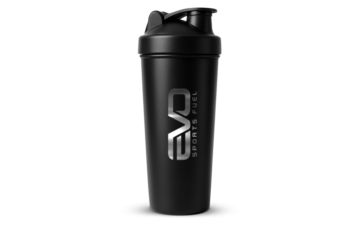 Schwarzer EVO Steel Shaker aus Edelstahl mit 700 ml Fassungsvermögen und EVO SPORTS FUEL